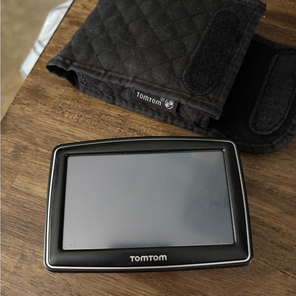 TomTom XL GPS Navigation System United‎ Kingdom Ireland Maps 4EG0.001.13 N14644